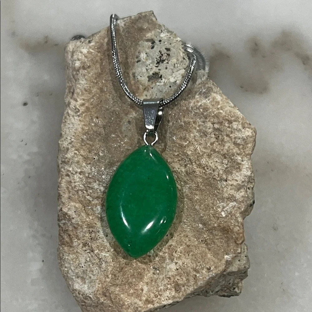 Green Candy Quartz Pendant Necklace